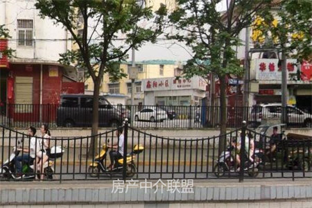 便宜急售！上龙源繁荣路学校的电梯房！